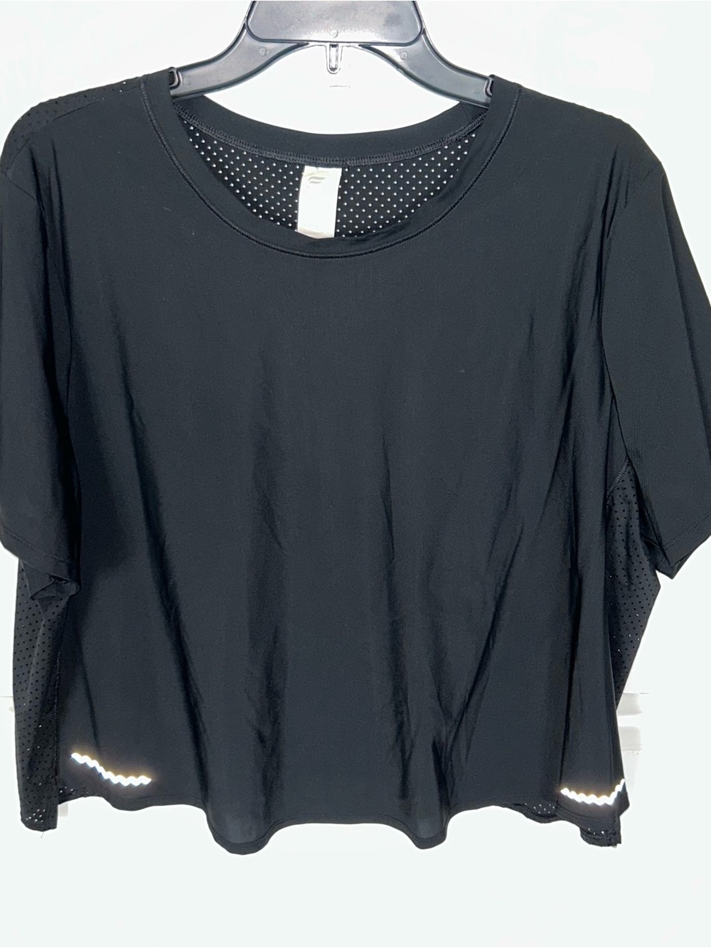 Fabletics Women's Black Performance Mesh Short Sleeve Crop Top. XXL